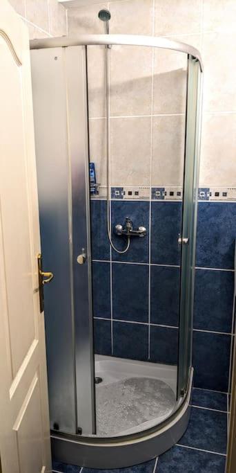 Cosy One Bedroom Flat With Free Parking & Wifi 克卢日-纳波卡 外观 照片